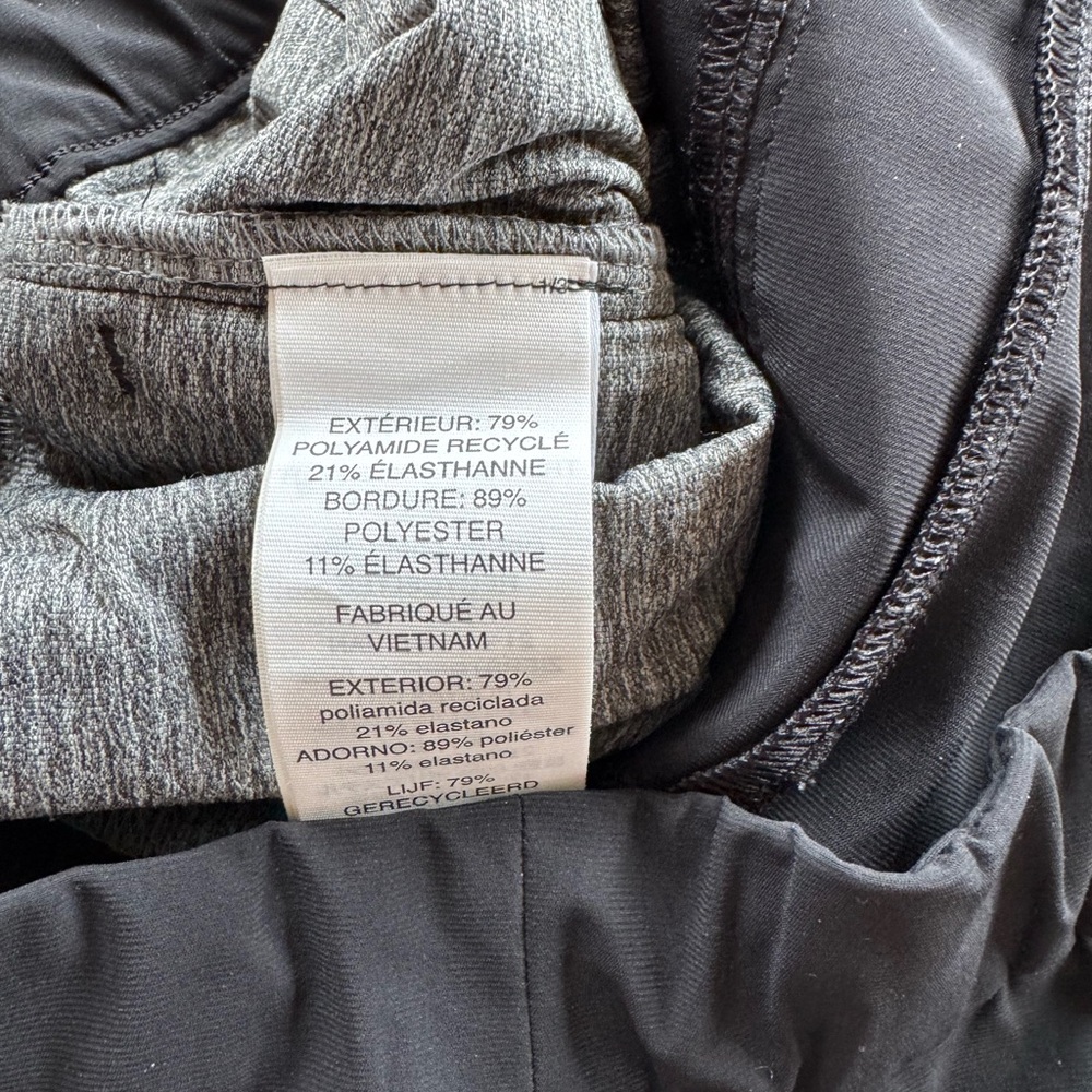 Vuori Black Ankle Cropped Performance Pants - Picture 5 of 6